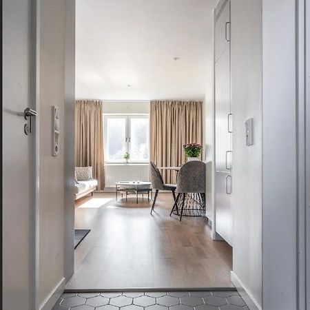 Central Apartment 5Min Drive To The Airport. Estocolmo Exterior foto