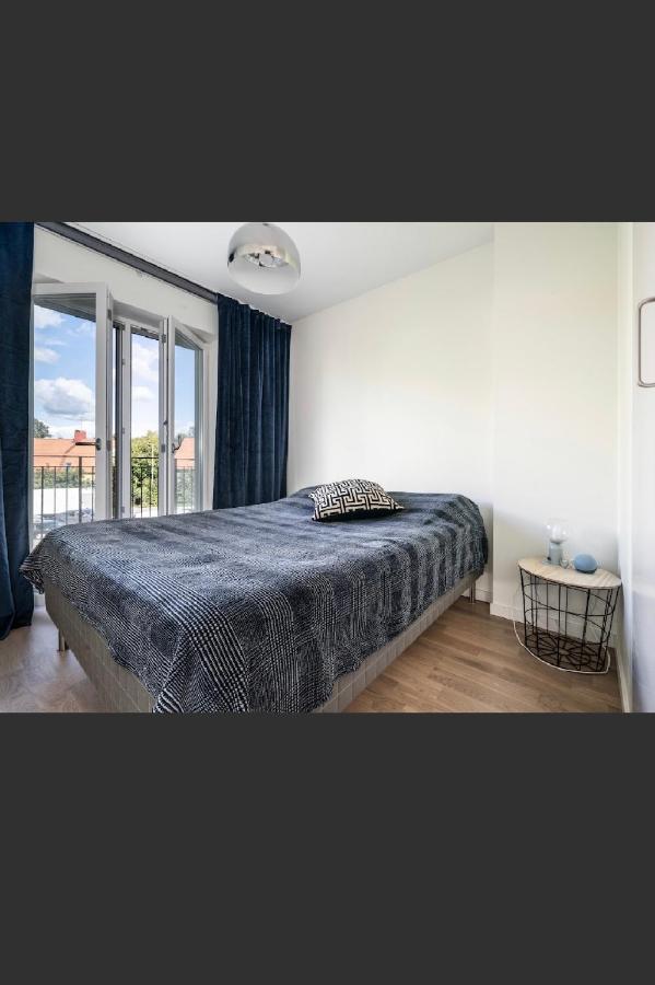 Central Apartment 5Min Drive To The Airport. Estocolmo Exterior foto
